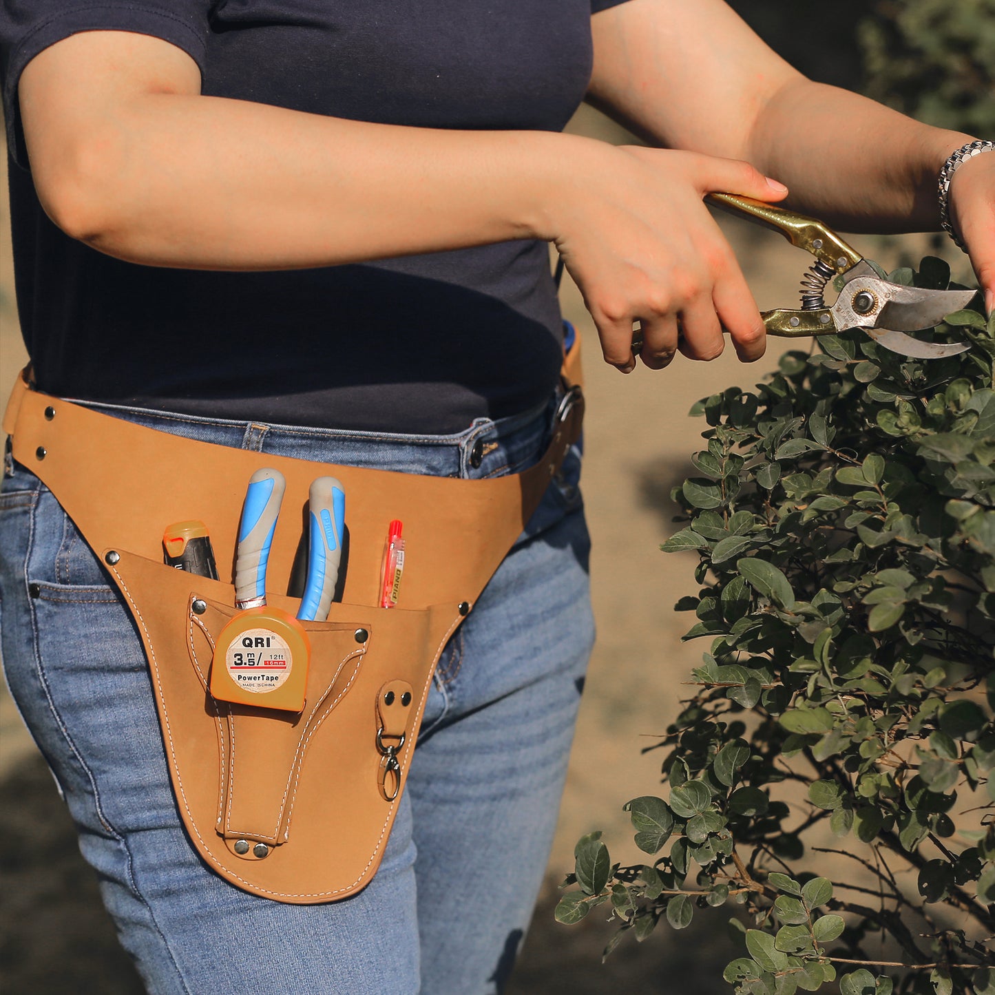 Leather garden Tool Belt